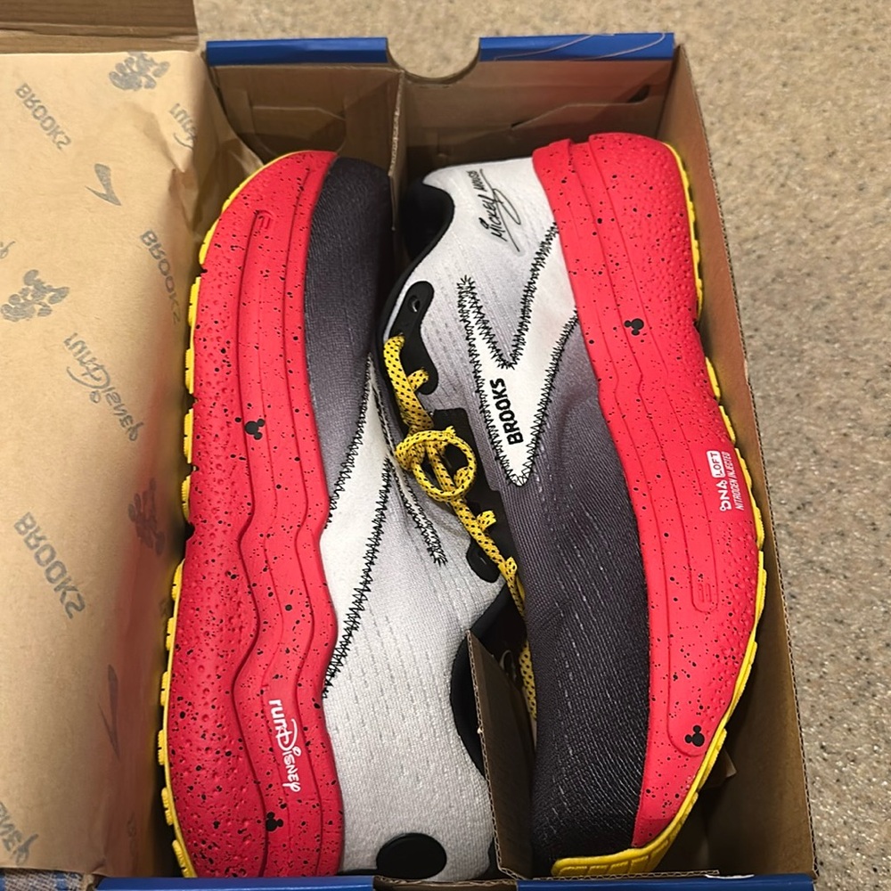 Limited Edition Brooks x Disney Ghost Max 2 Mickey Mouse